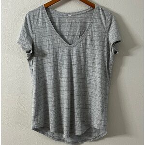 🍋Lululemon Love Tee V neck Bluish, gray color